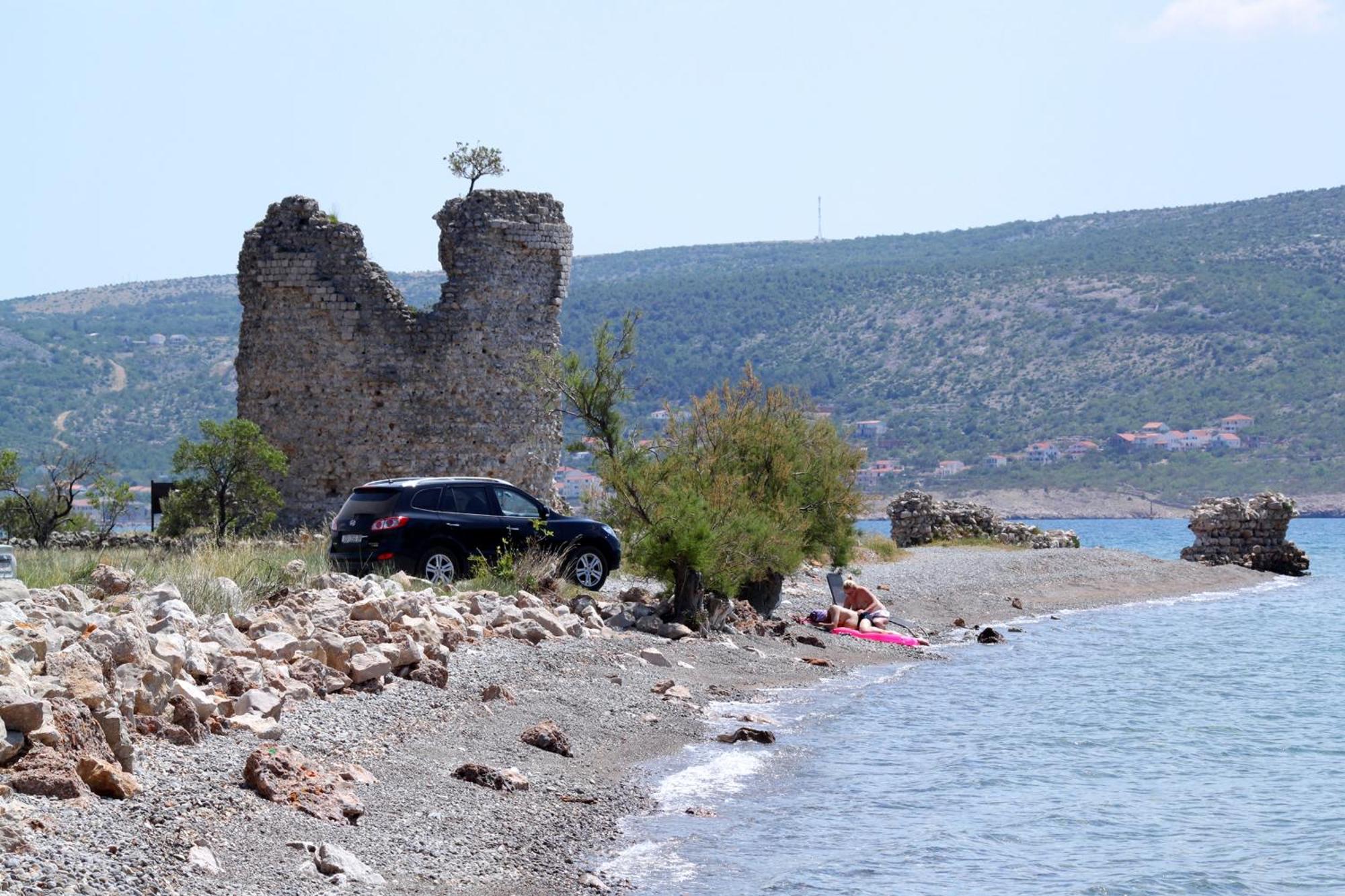 Apartments By The Sea Starigrad, Paklenica - 16421 Eksteriør billede